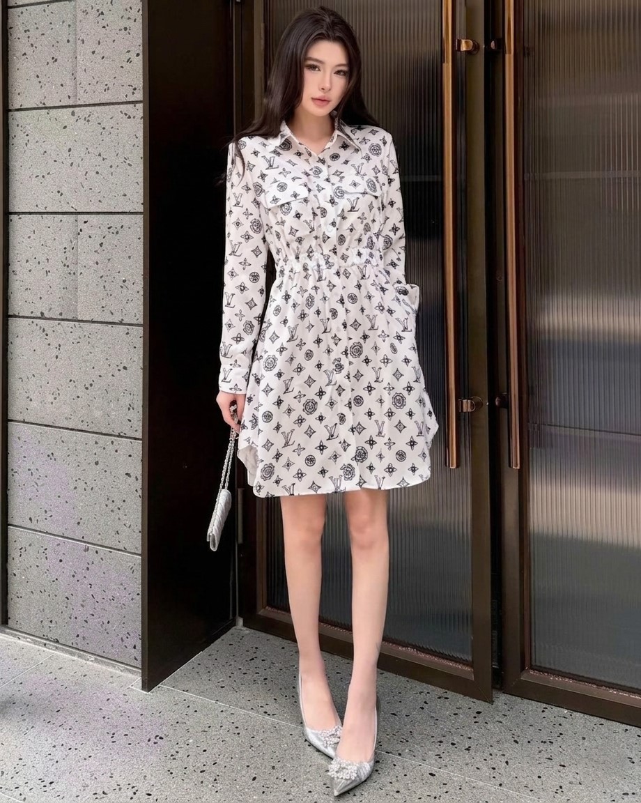 Áo đầm LV nữ tay dài cổ sơ mi bo eo xanh dương và trắng 4