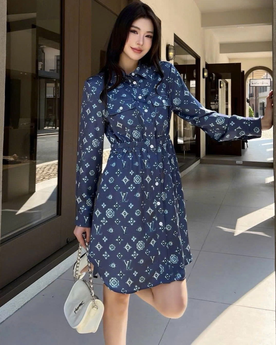 Áo đầm LV nữ tay dài cổ sơ mi bo eo xanh dương và trắng 11