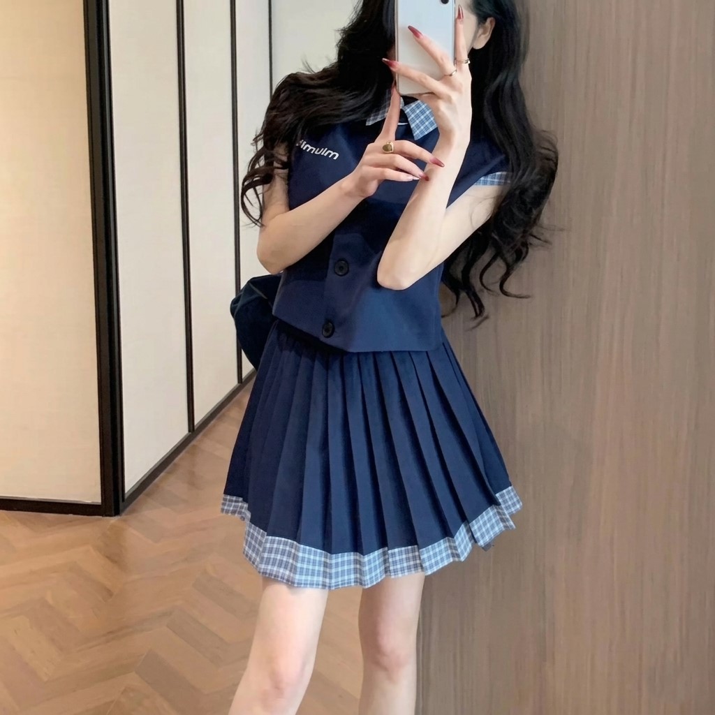 Set áo sát nách ngắn váy xếp ly xanh dương vàng Miu Miu 3