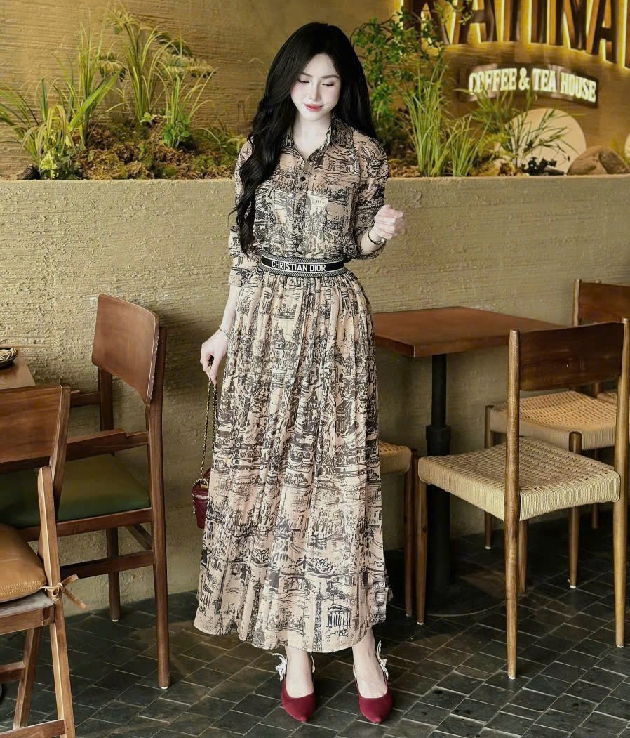 Set áo sơ mi váy dáng dài lưng thun màu kem Dior 1