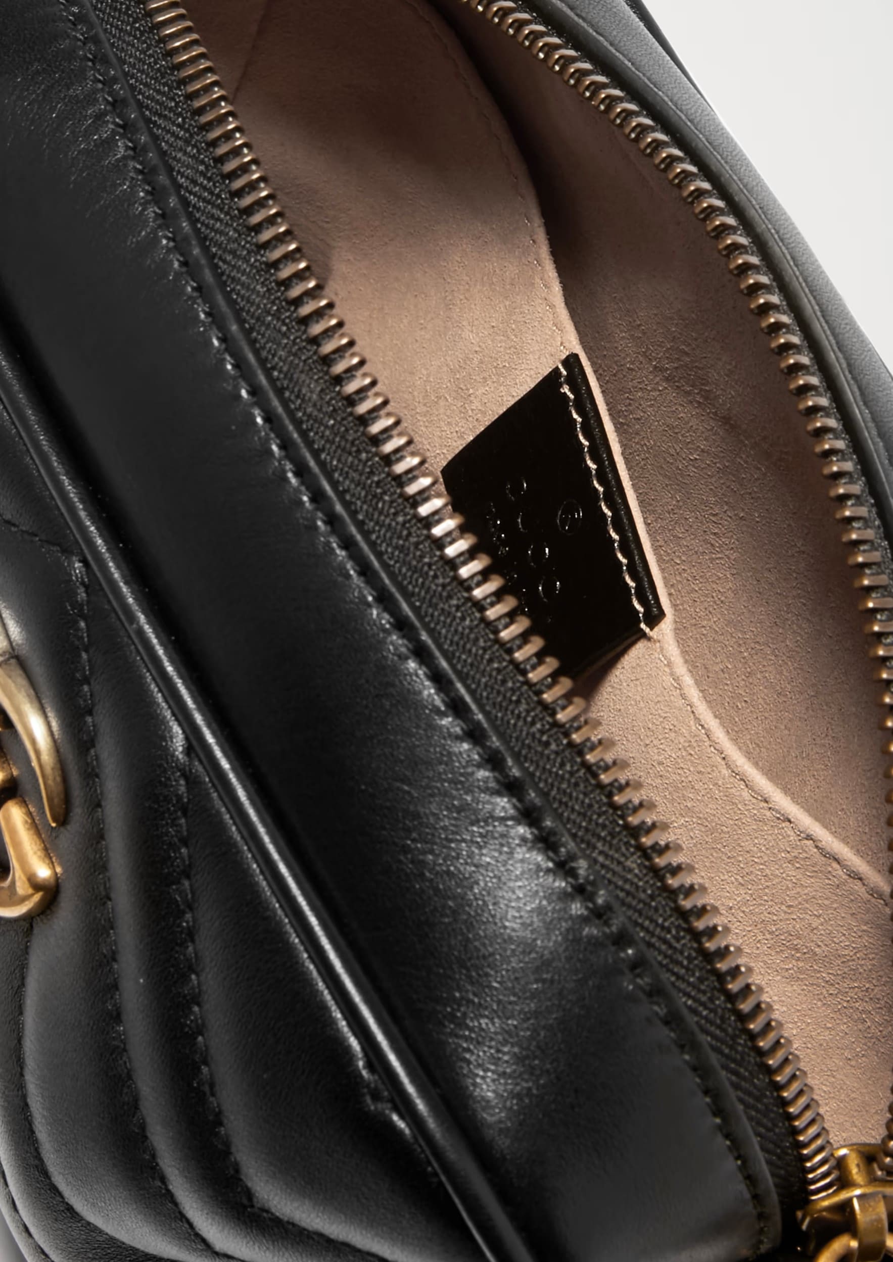 Túi Gucci Marmont Mini Shoulder Bag Black Matelassé Chevron Leather With GG On The Back 6