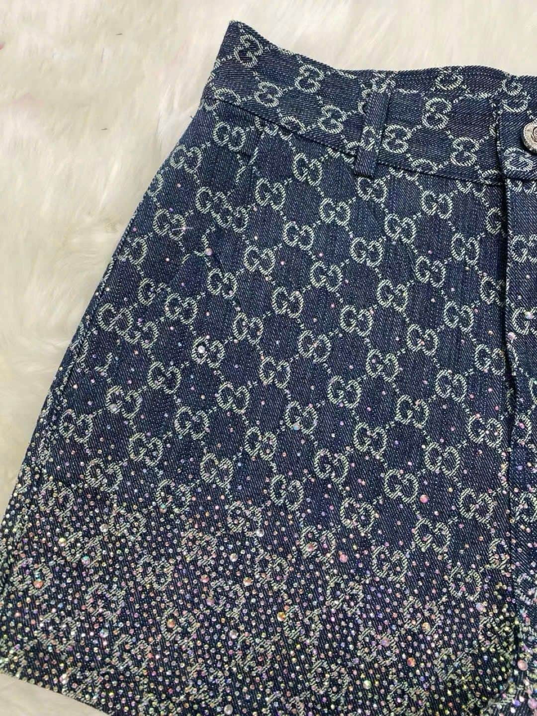 Set bộ áo thun trắng quần short nữ lưng cao Gucci đính đá 8