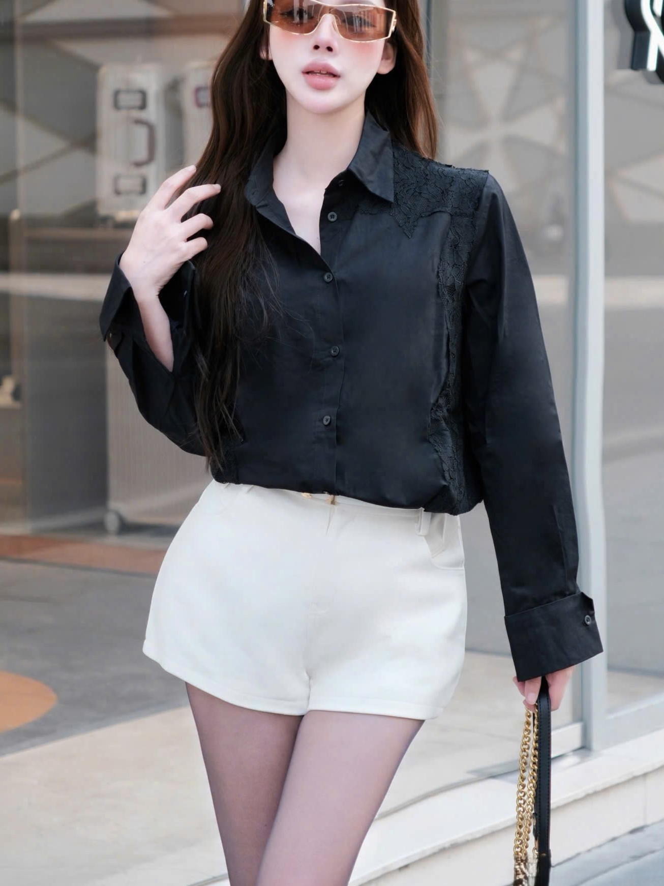 Áo sơ mi đen phối ren tay dài Dior 8