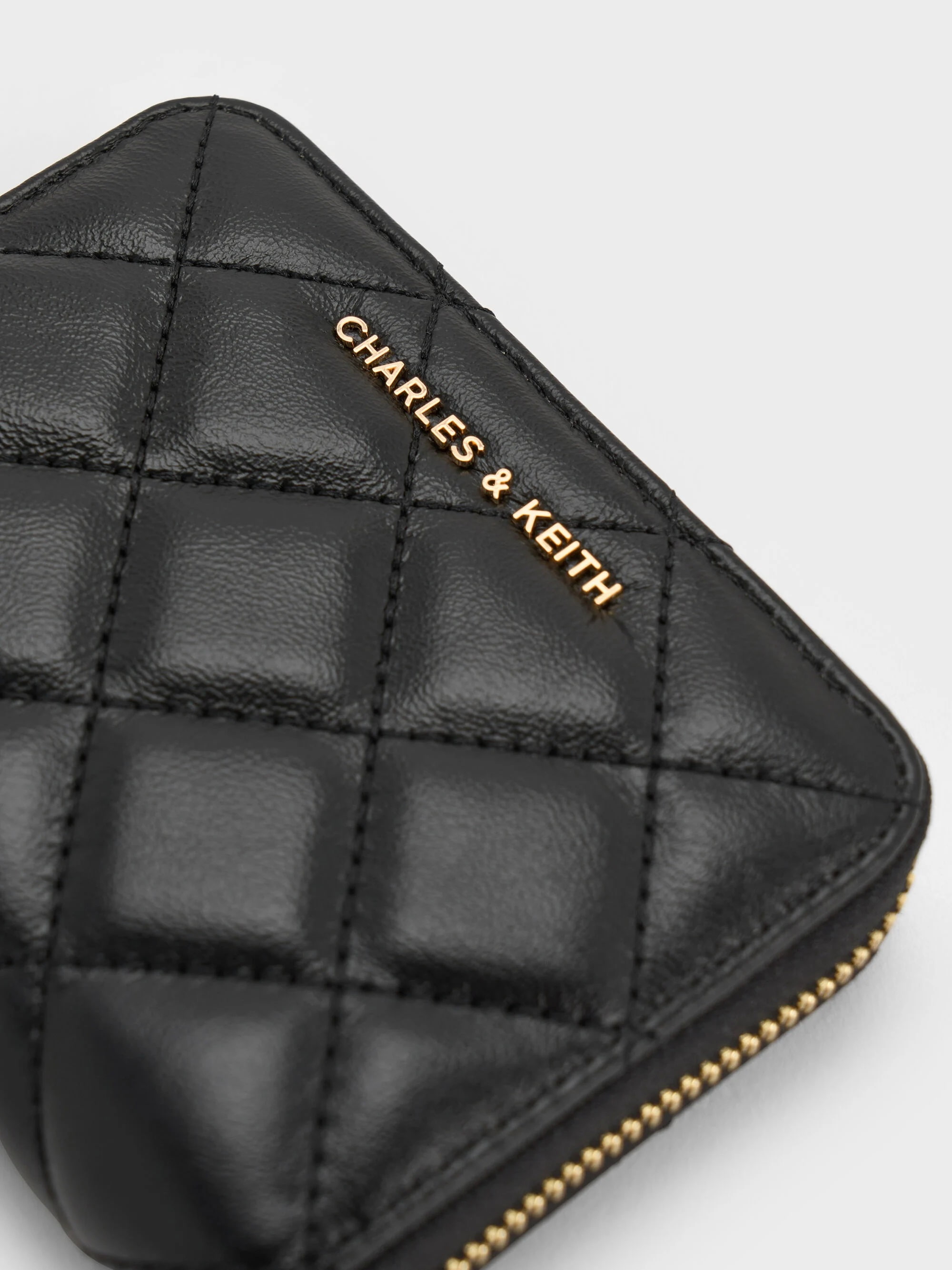 Ví ngắn gập Charles Keith Alva Quilted Zip Around Wallet CK6-10770678 4