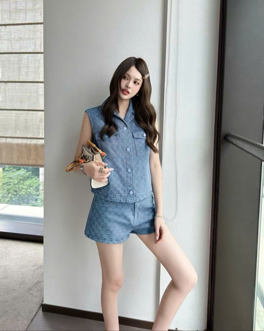 Set áo sát nách quần short jean xanh dương Gucci 6
