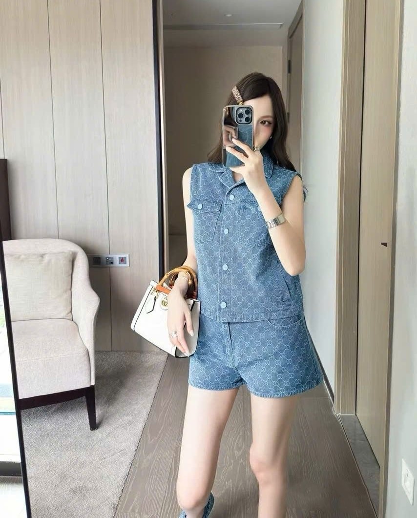 Set áo sát nách quần short jean xanh dương Gucci 7