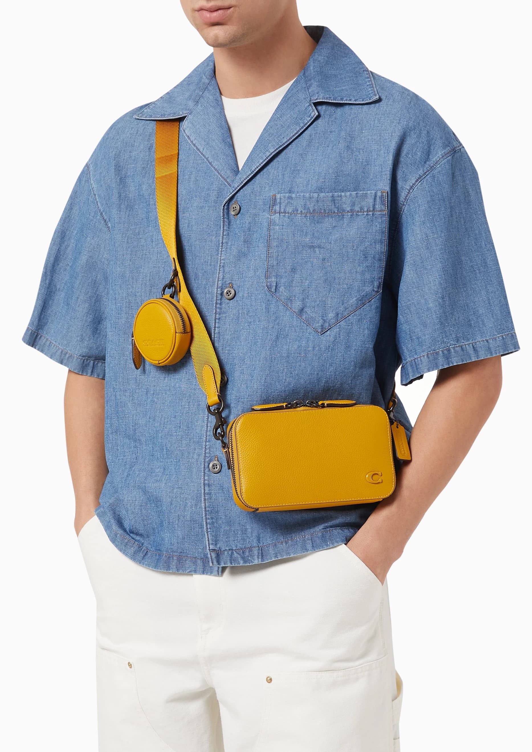 Túi Coach Nam Charter Slim Crossbody CC070 màu vàng 2