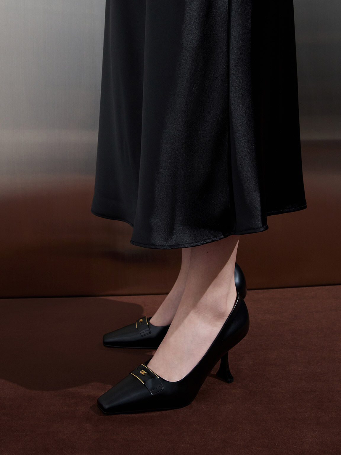Giày Charles and Keith Leather Sculptural-Heel Square-Toe Pumps Black Box SL1-61720052 2