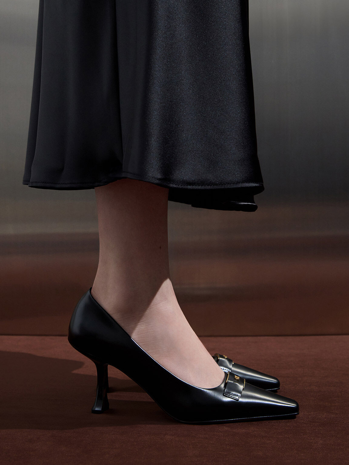 Giày Charles and Keith Leather Sculptural-Heel Square-Toe Pumps Black Box SL1-61720052 3