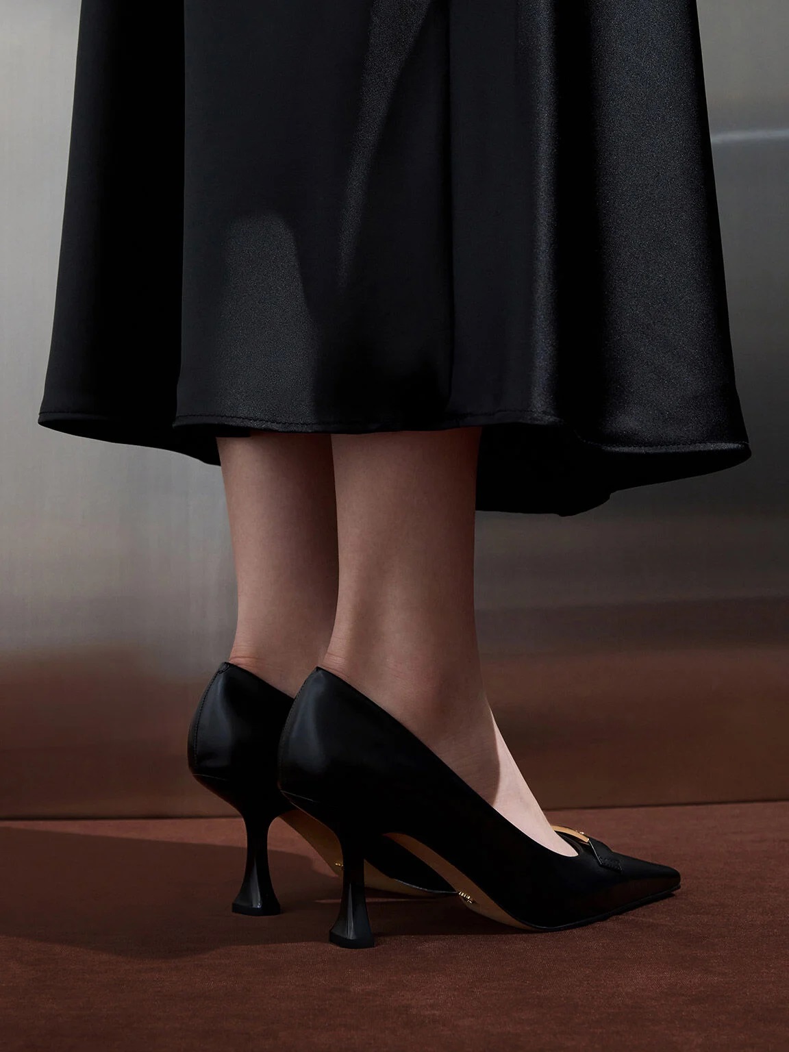 Giày Charles and Keith Leather Sculptural-Heel Square-Toe Pumps Black Box SL1-61720052 10