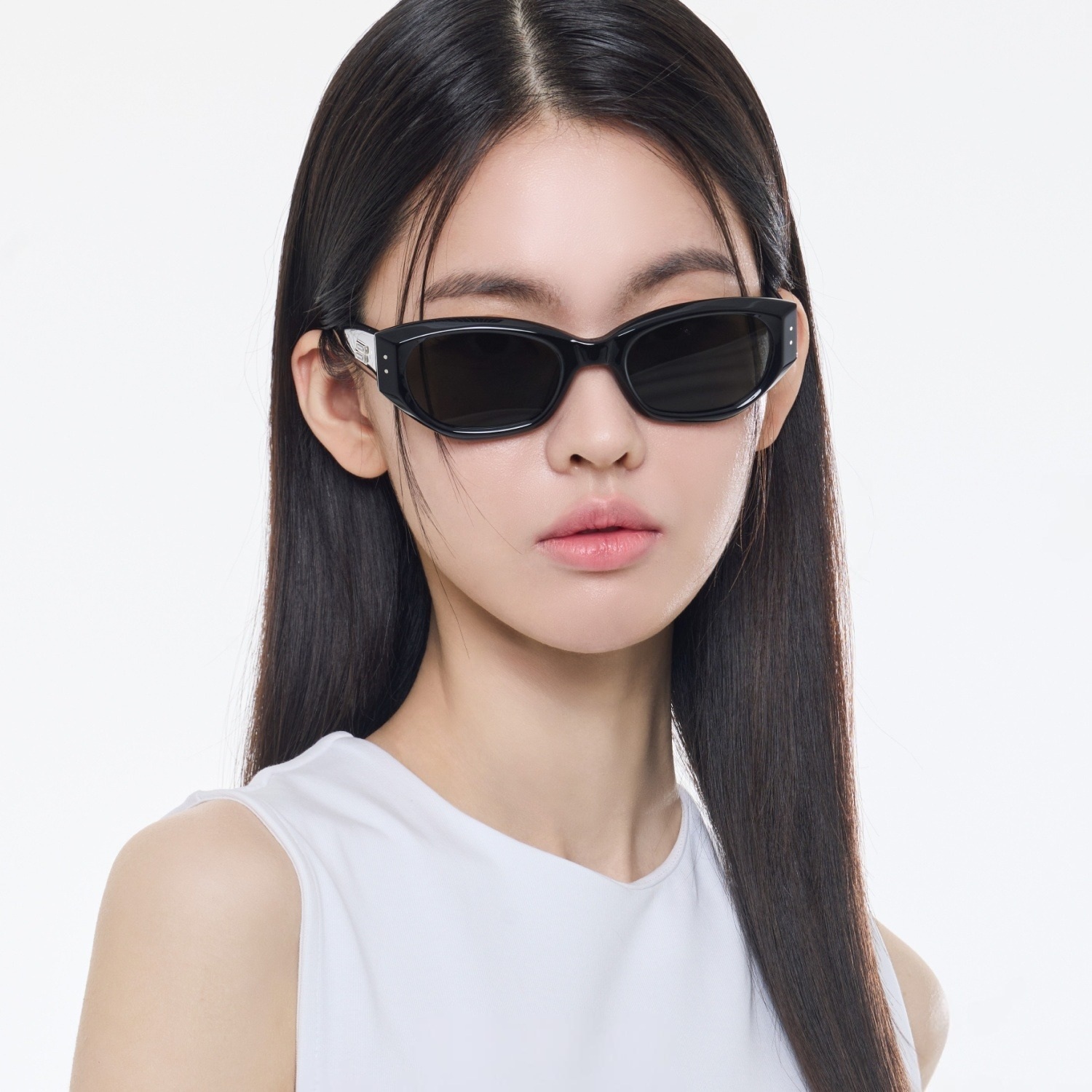 Mắt kính Gentle Monster Benven 01 Black Acetate Frame 11