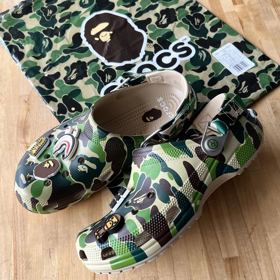 Dép Crocs x Bape Classic Clog Carnation A Bathing Ape ABC Camo Print Chai 209627-212 14