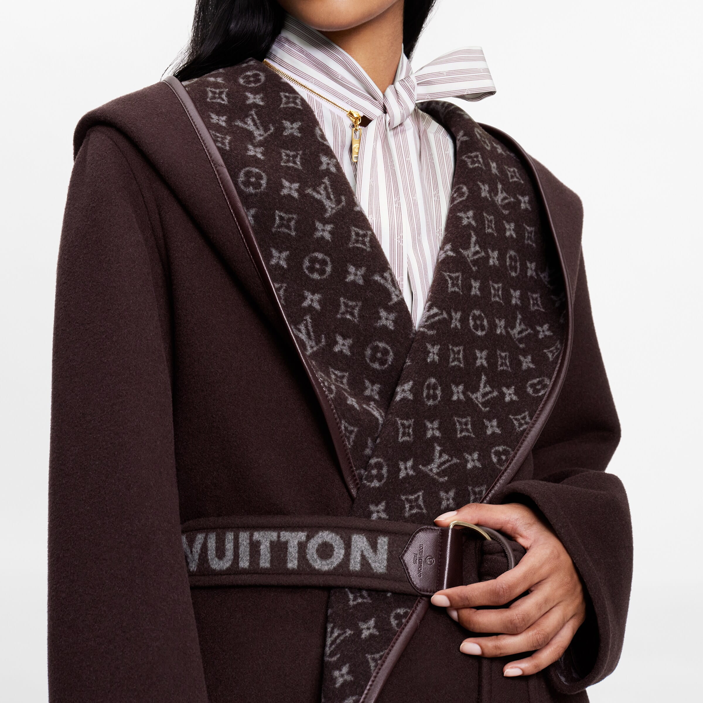 ÁO KHOÁC LV NỮ LOUIS VUITTON BURGUNDY RED BELTED HOODED WRAP COAT READY TO WEAR 5