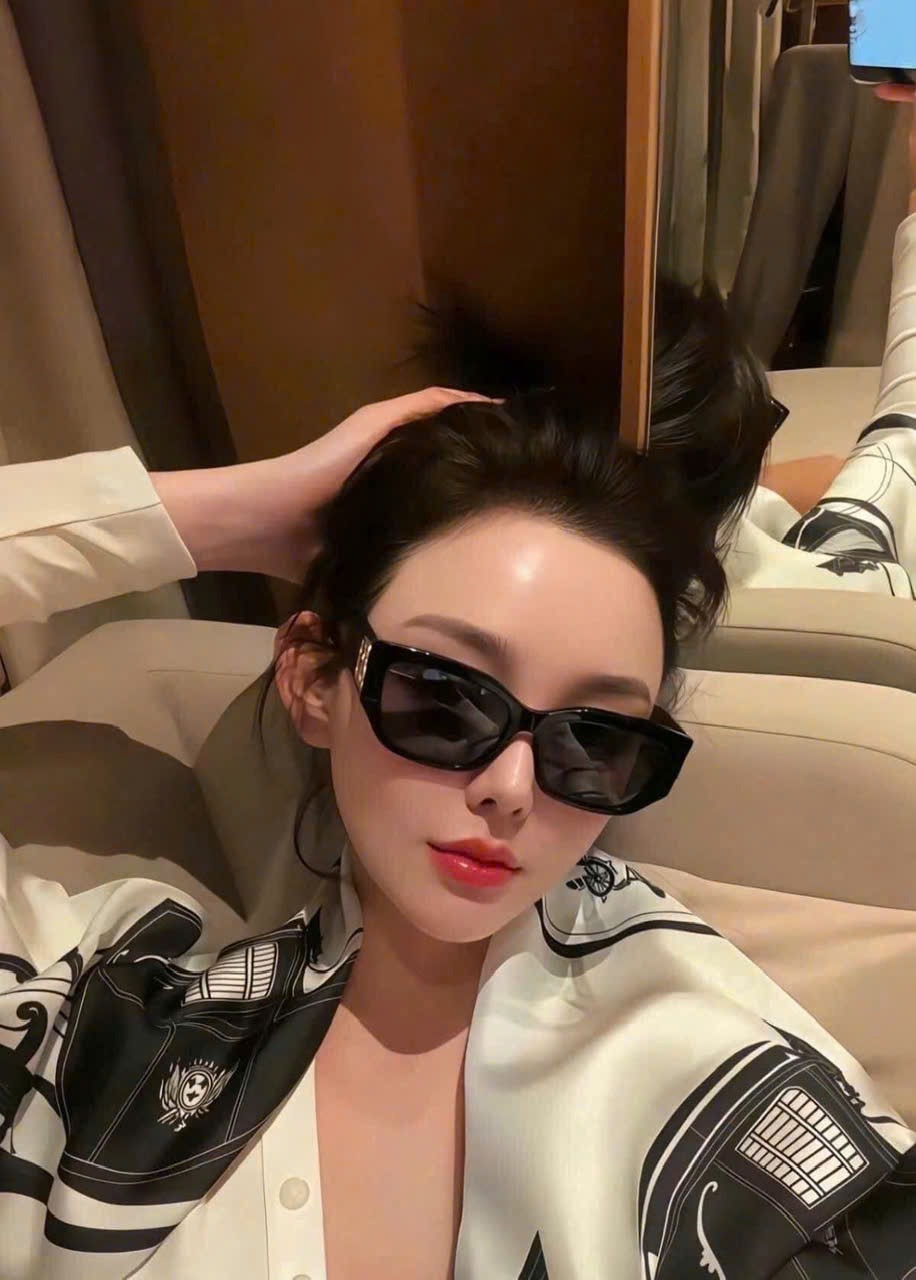 Kính Dior MissDior S1F Black Rectangular Sunglasses 1