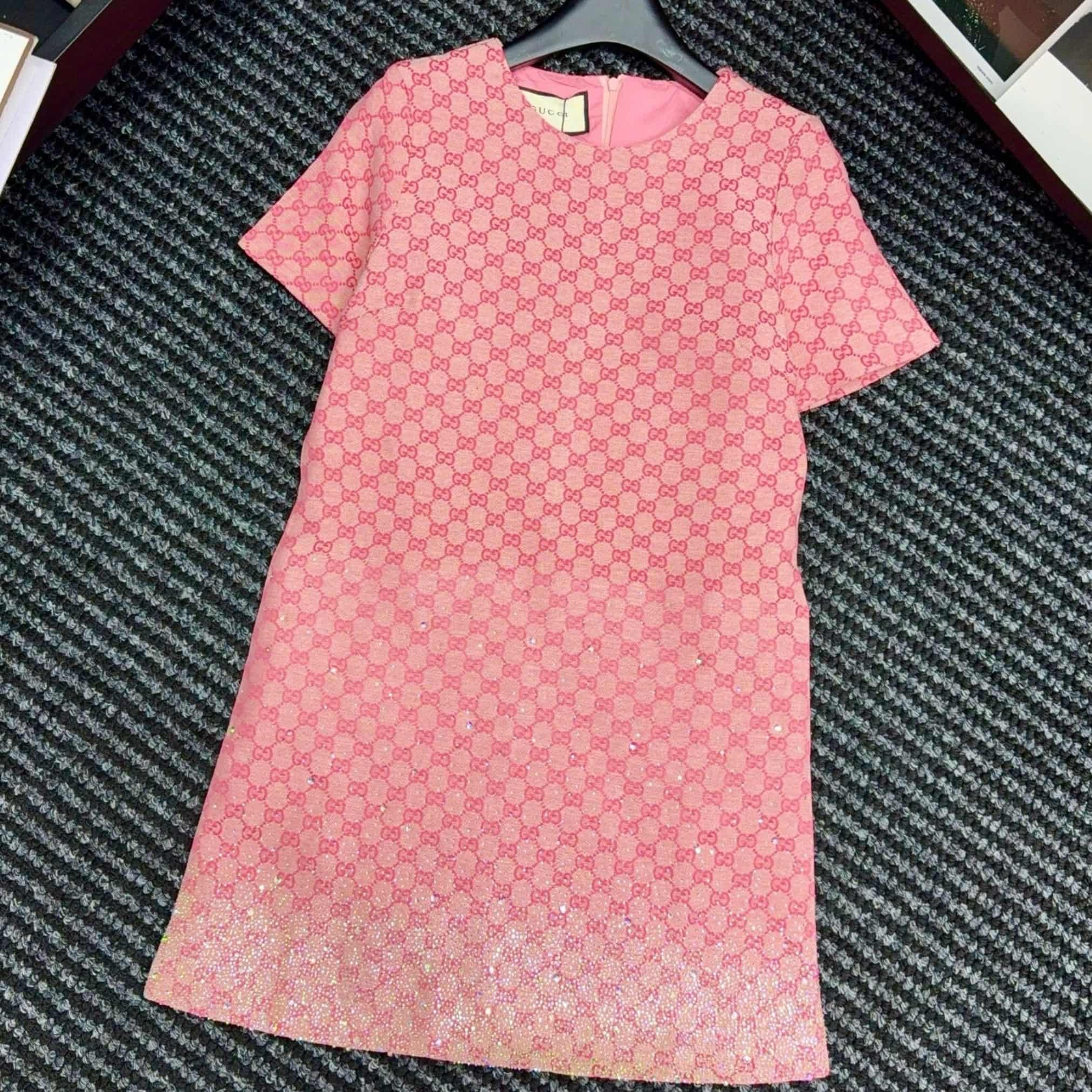 Áo đầm nữ Gucci màu hồng đ1inh đá 6