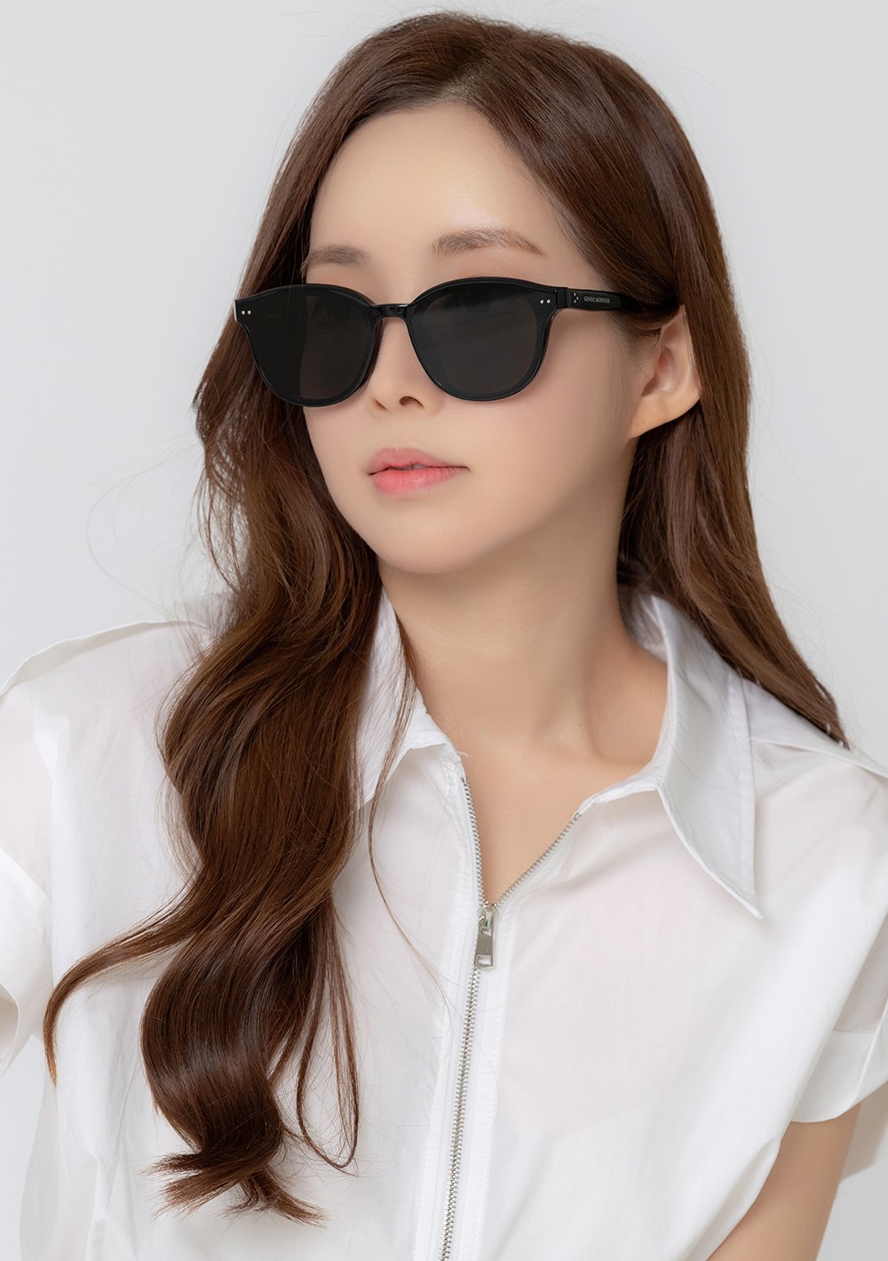 Mắt kính Gentle Monster Jade 01 Black Lenses Black Acetate Frame 3