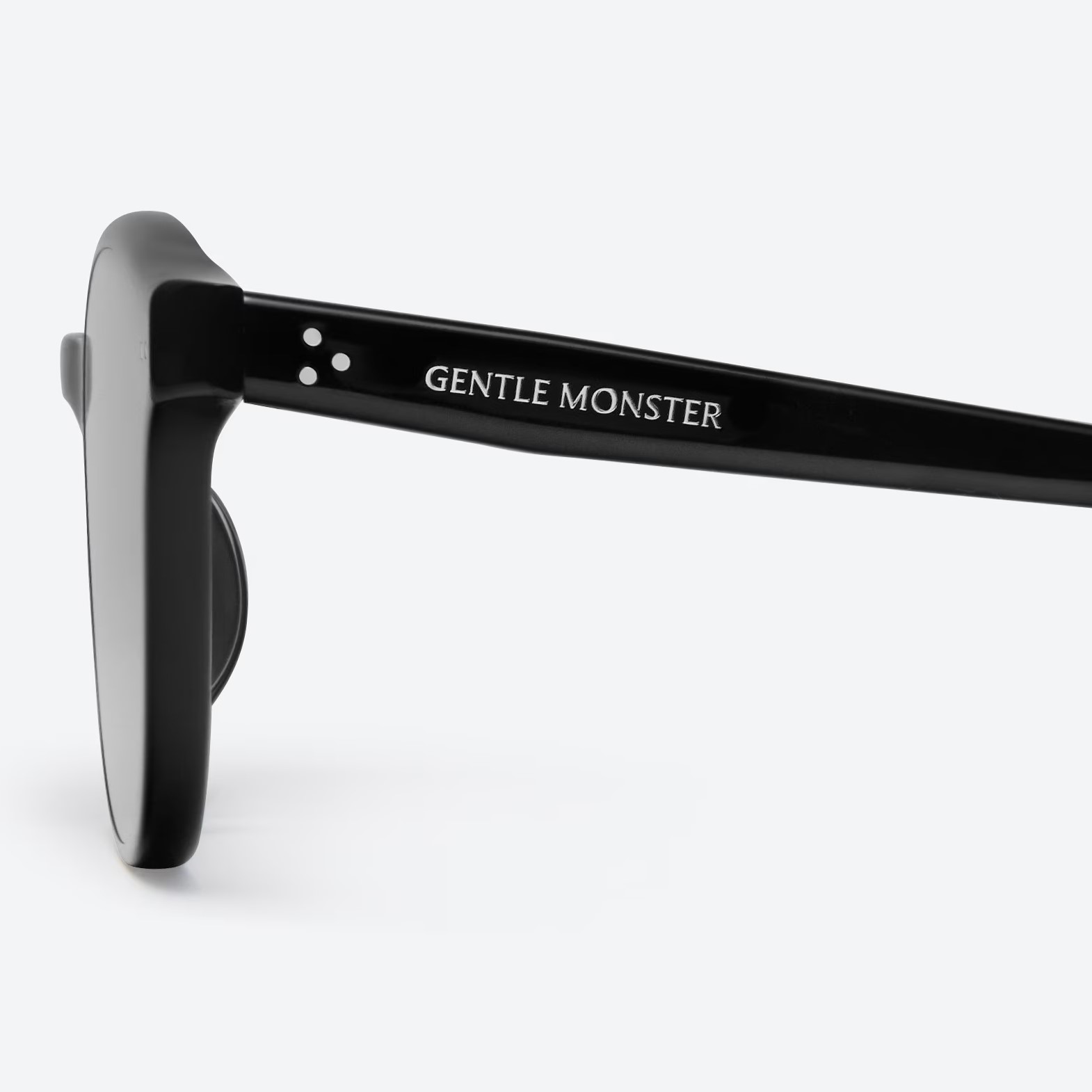Mắt kính Gentle Monster Jade 01 Black Lenses Black Acetate Frame 5