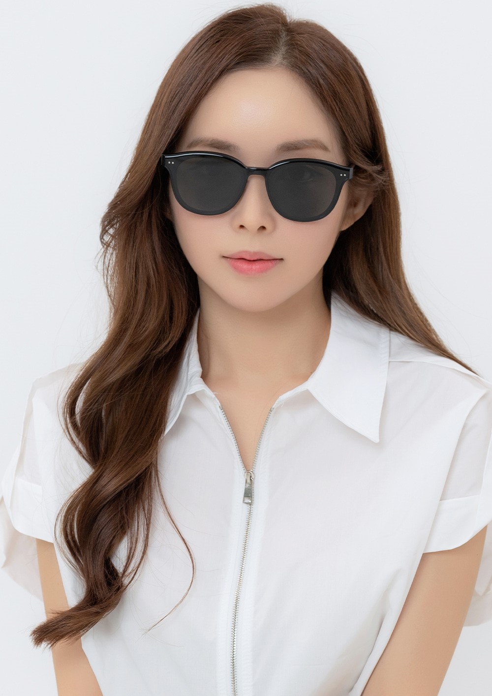 Mắt kính Gentle Monster Jade 01 Black Lenses Black Acetate Frame 11
