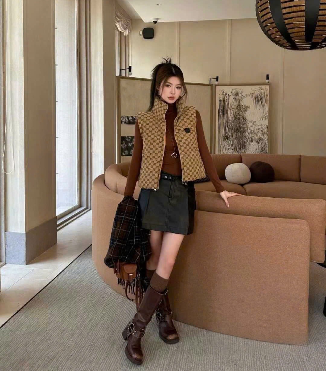 Áo khoác nữ Gucci gile vàng nâu họa tiết hãng 4