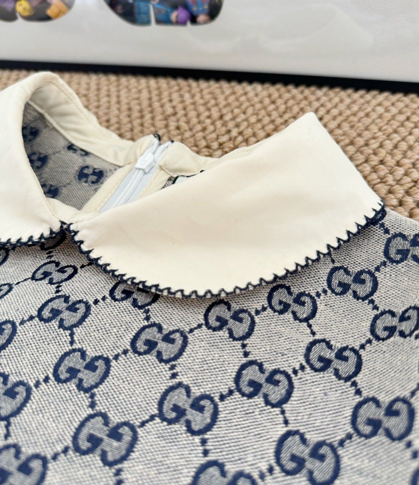 Áo đầm nữ phối cổ bẻ dáng váy xếp tầng Gucci 2