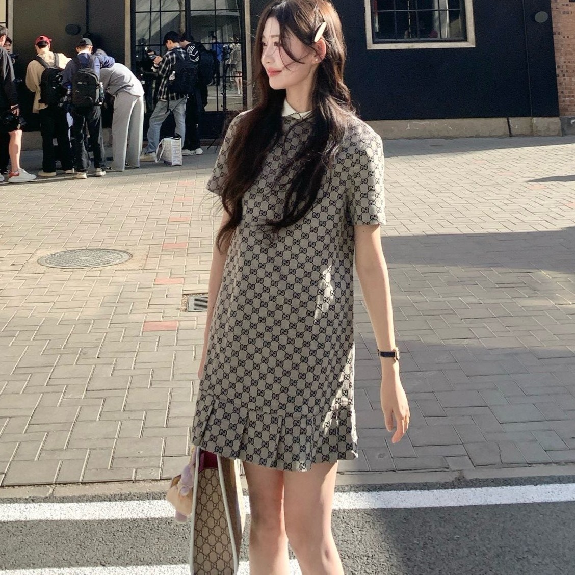 Áo đầm nữ phối cổ bẻ dáng váy xếp tầng Gucci 6