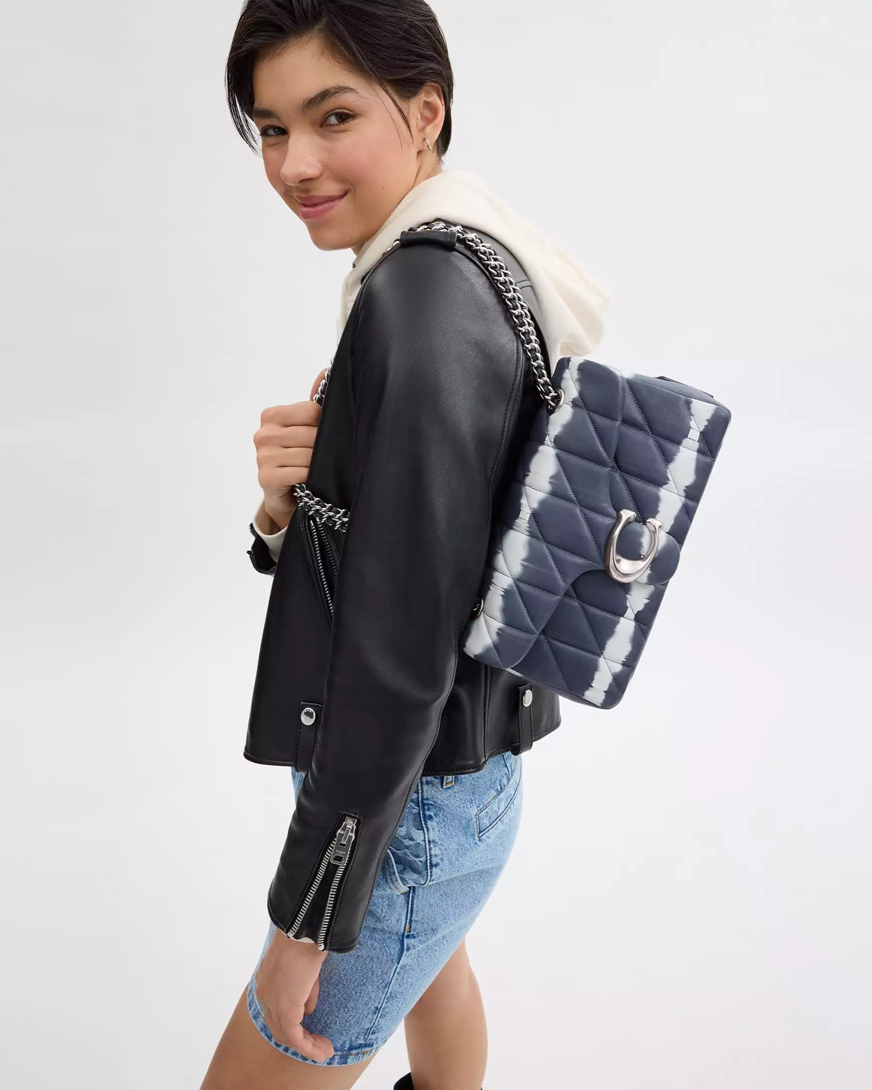 TÚI XÁCH NỮ COACH TABBY SHOULDER BAG 26 WITH QUILTING AND TIE DYE CU083 9