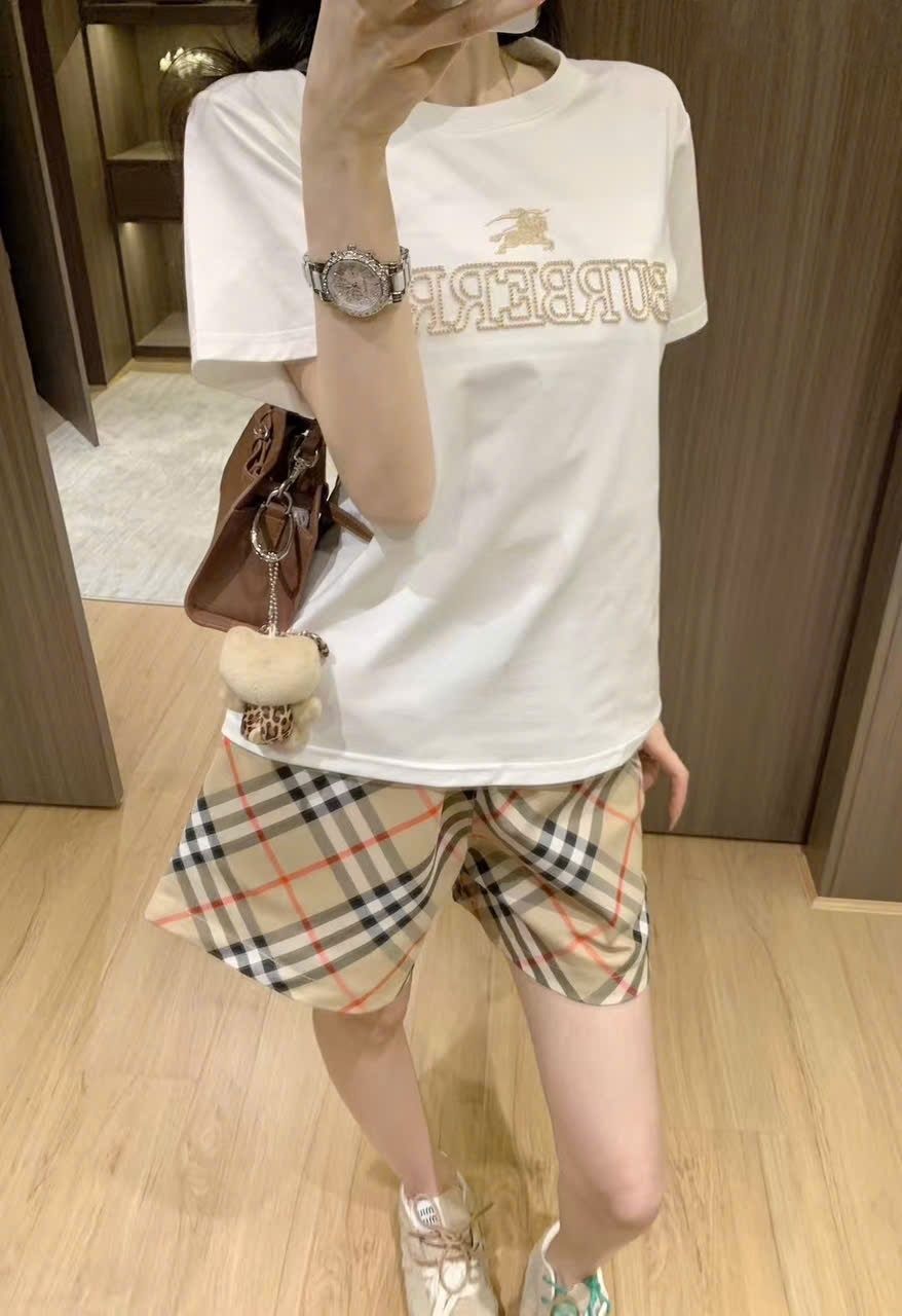 Set áo thun quần short nữ nâu Burberry 7