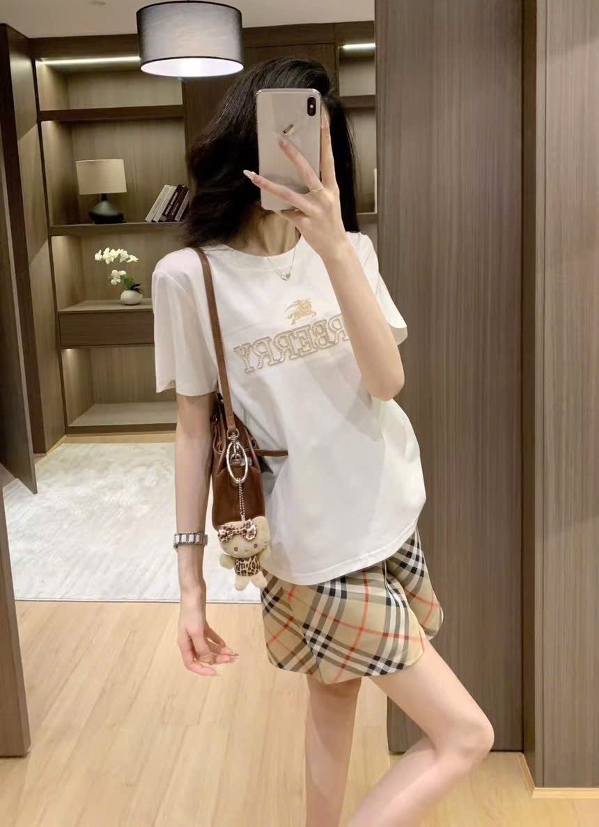 Set áo thun quần short nữ nâu Burberry 10