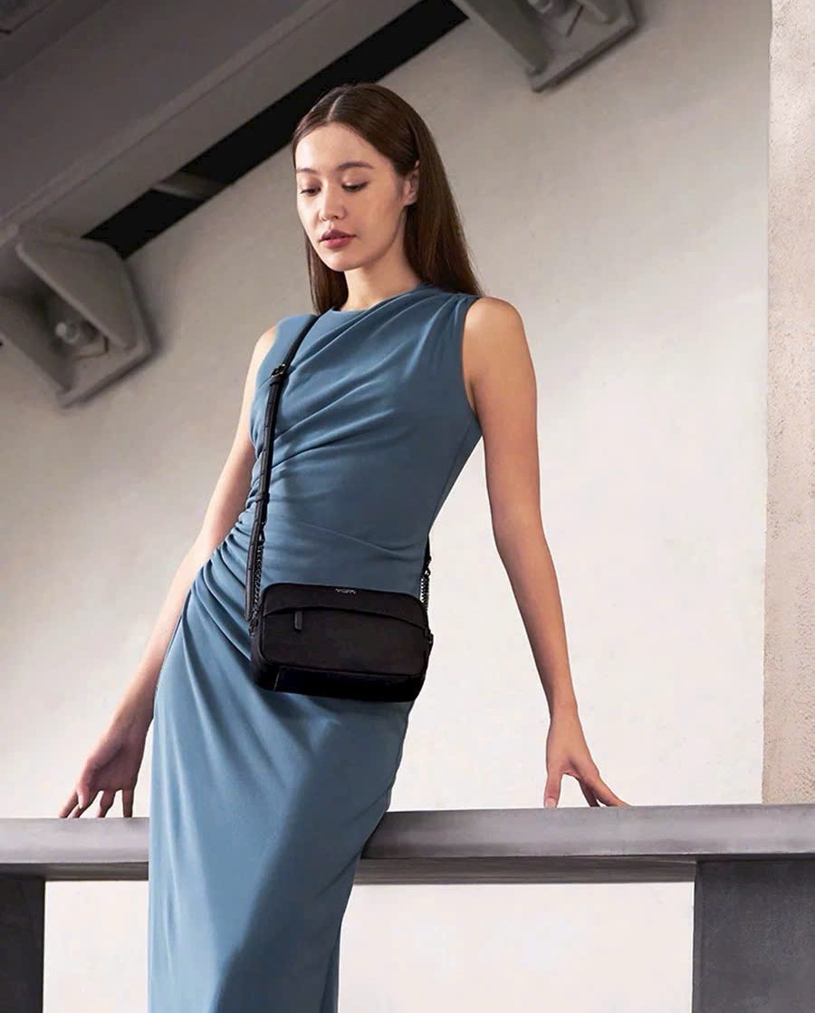 Túi xách nữ Tumi Voyageur Colette Crossbody 3