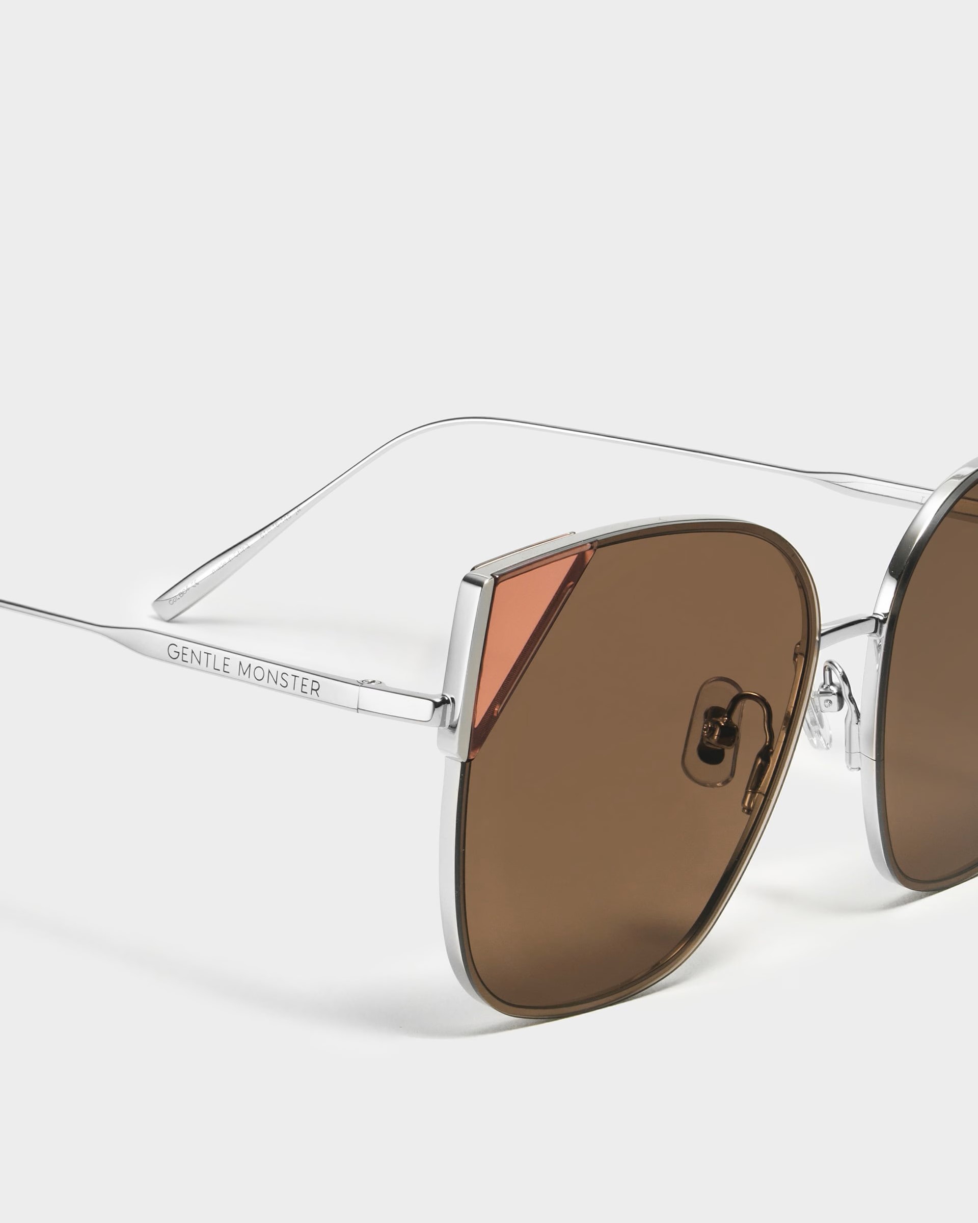 Mắt kính thời trang Gentle Monster Lala BC4 Beta Titanium Temples 3