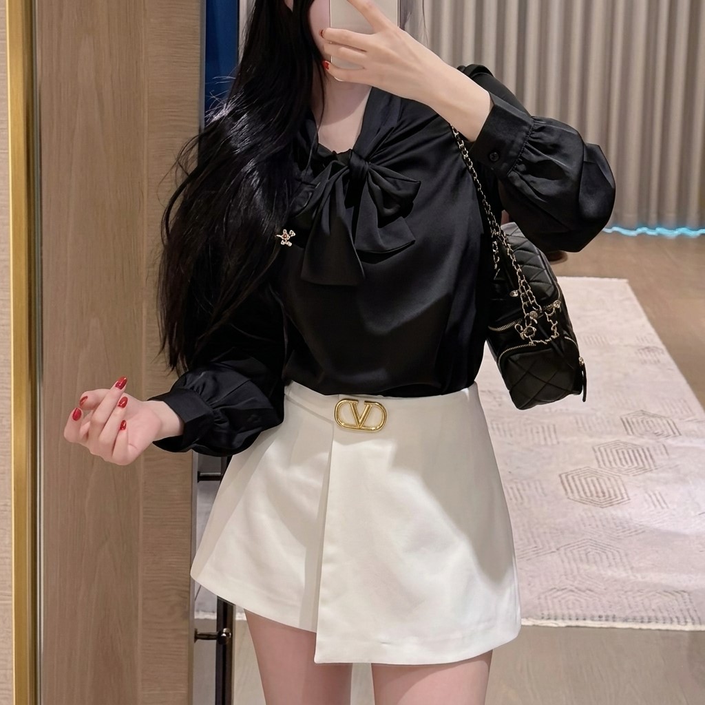 Áo đen cột nơ vải lụa Valentino 3