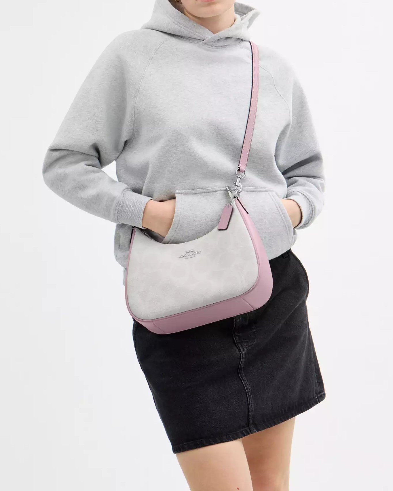 Túi đeo vai Coach Teri Hobo Bag In Signature Canvas Chalk Carnation CAL52 6