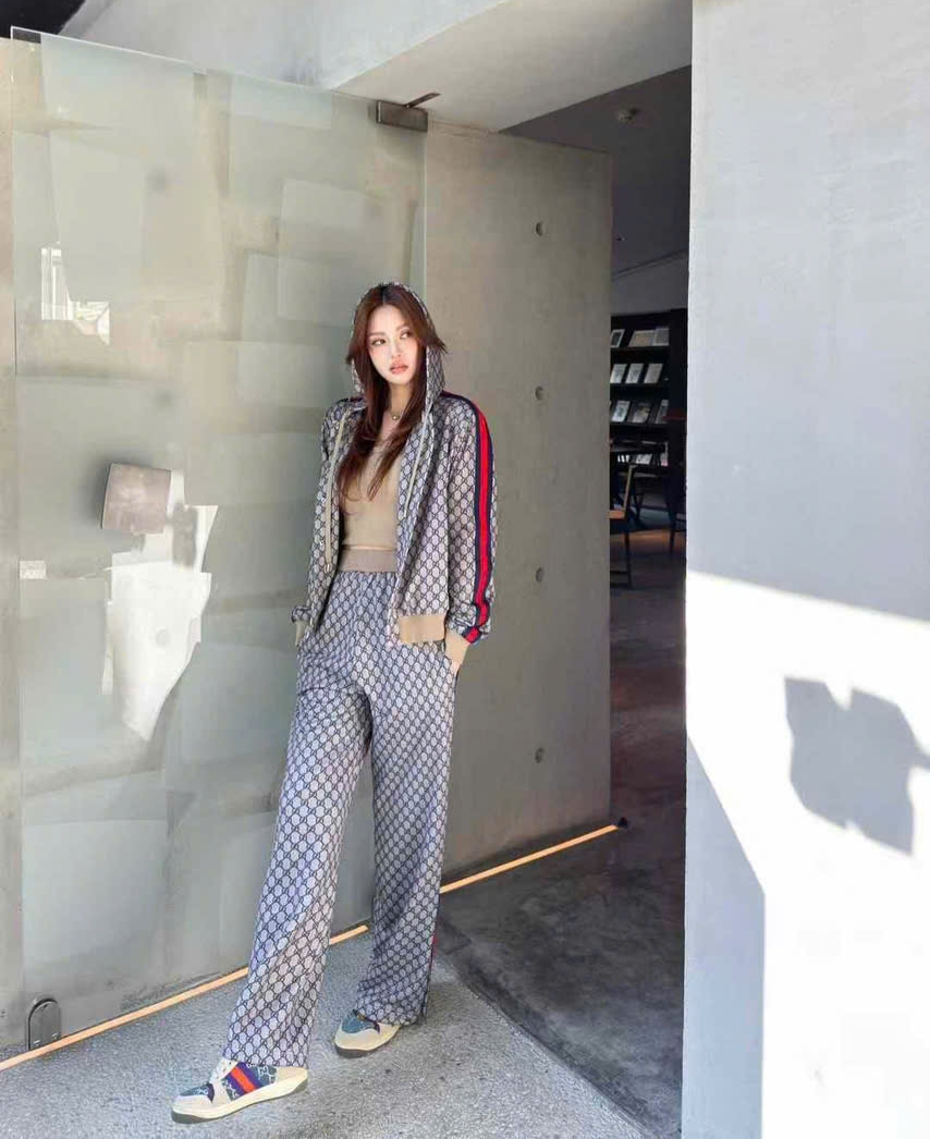 Set áo nón quần dài xám Gucci 5