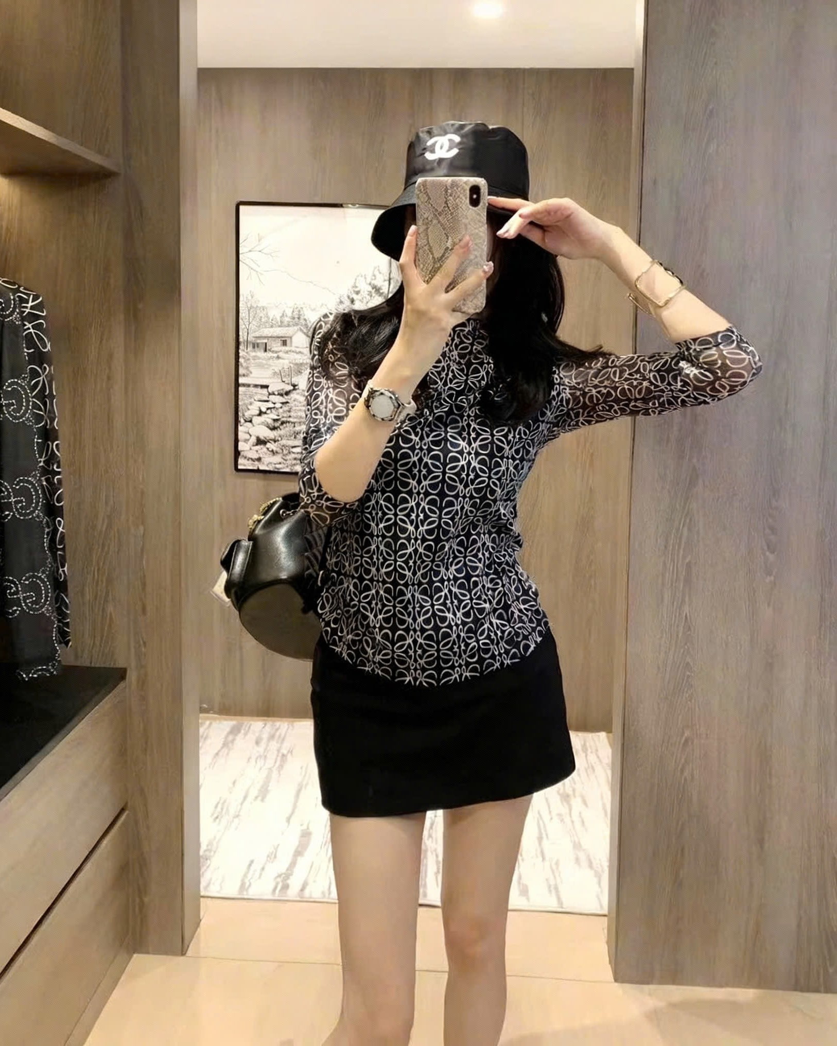 Áo dài tay cổ tròn Loewe 2