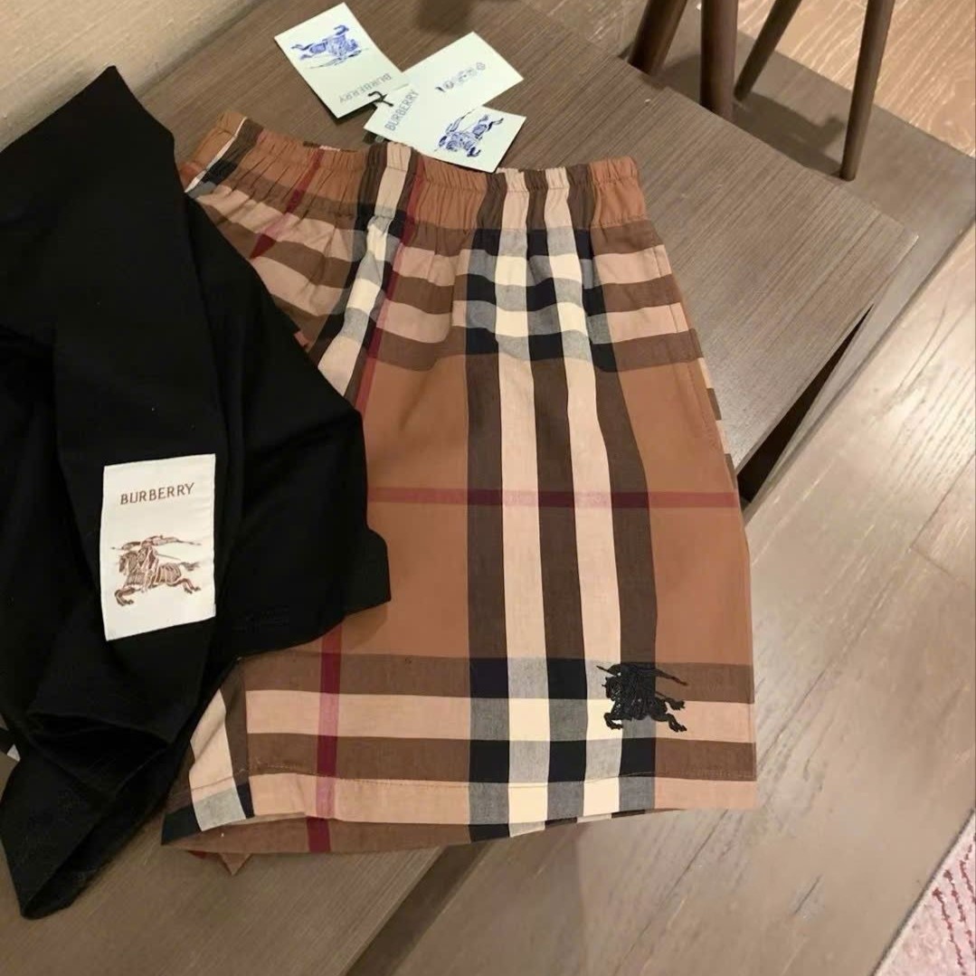 Set bộ áo thun polo quần short vải ngắn Burberry 2