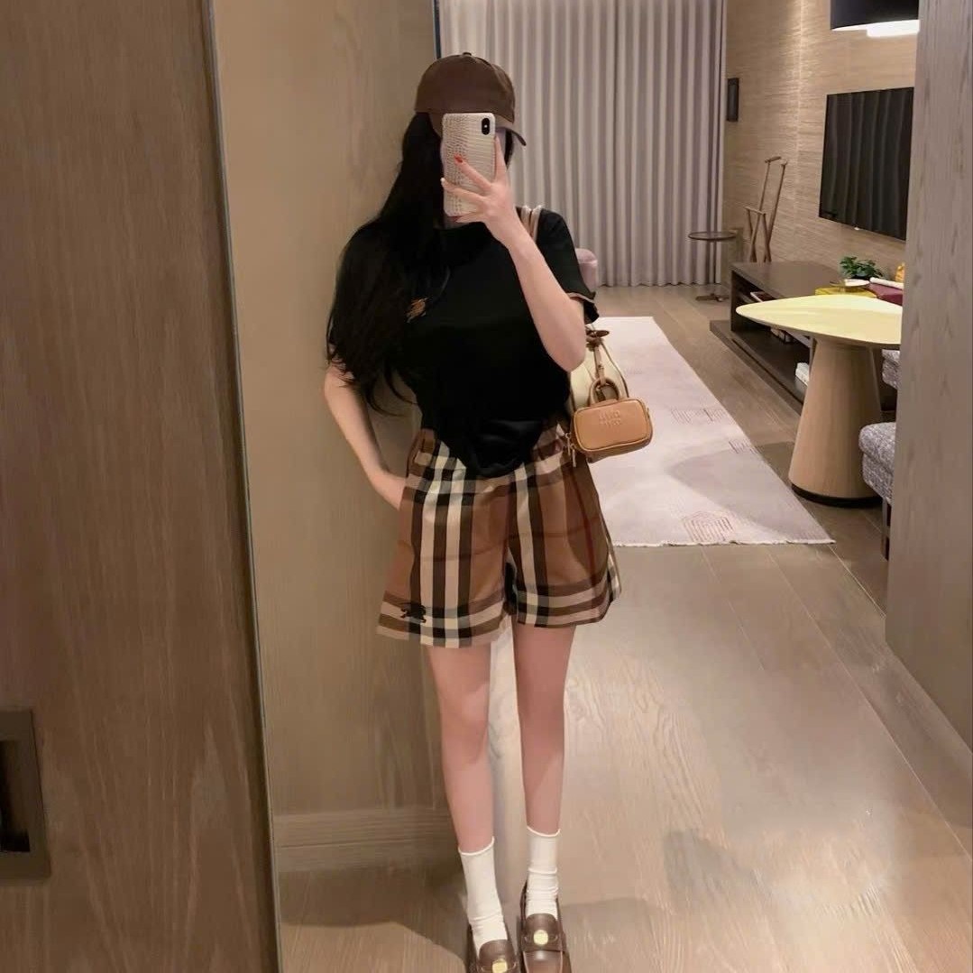 Set bộ áo thun polo quần short vải ngắn Burberry 3