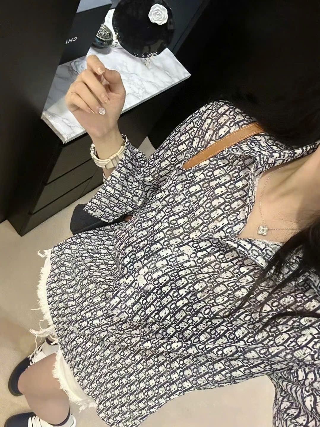 Áo sơ mi nữ họa tiết hãng Dior 4