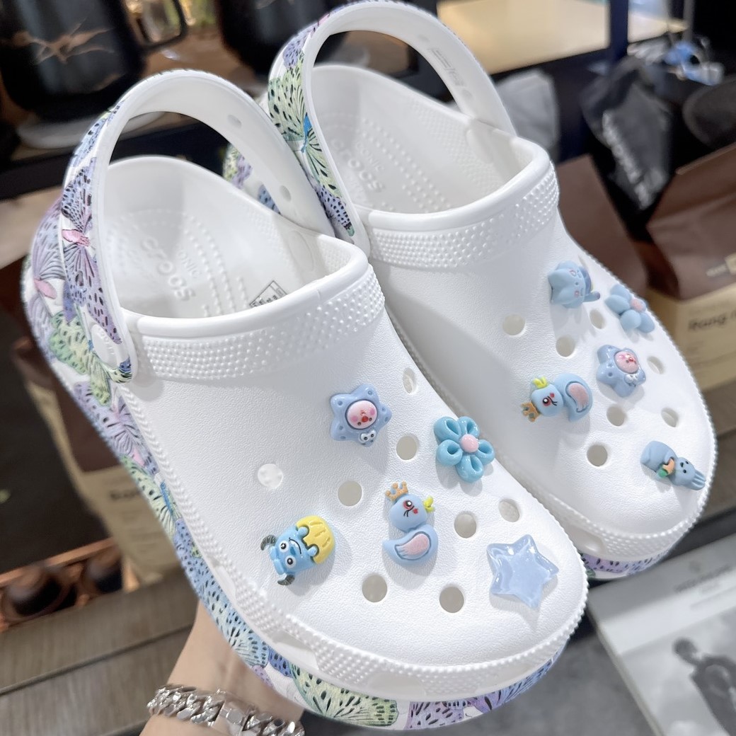 DÉP NỮ CROCS CLASSIC CRUSH BUTTERFLY CLOGS 5