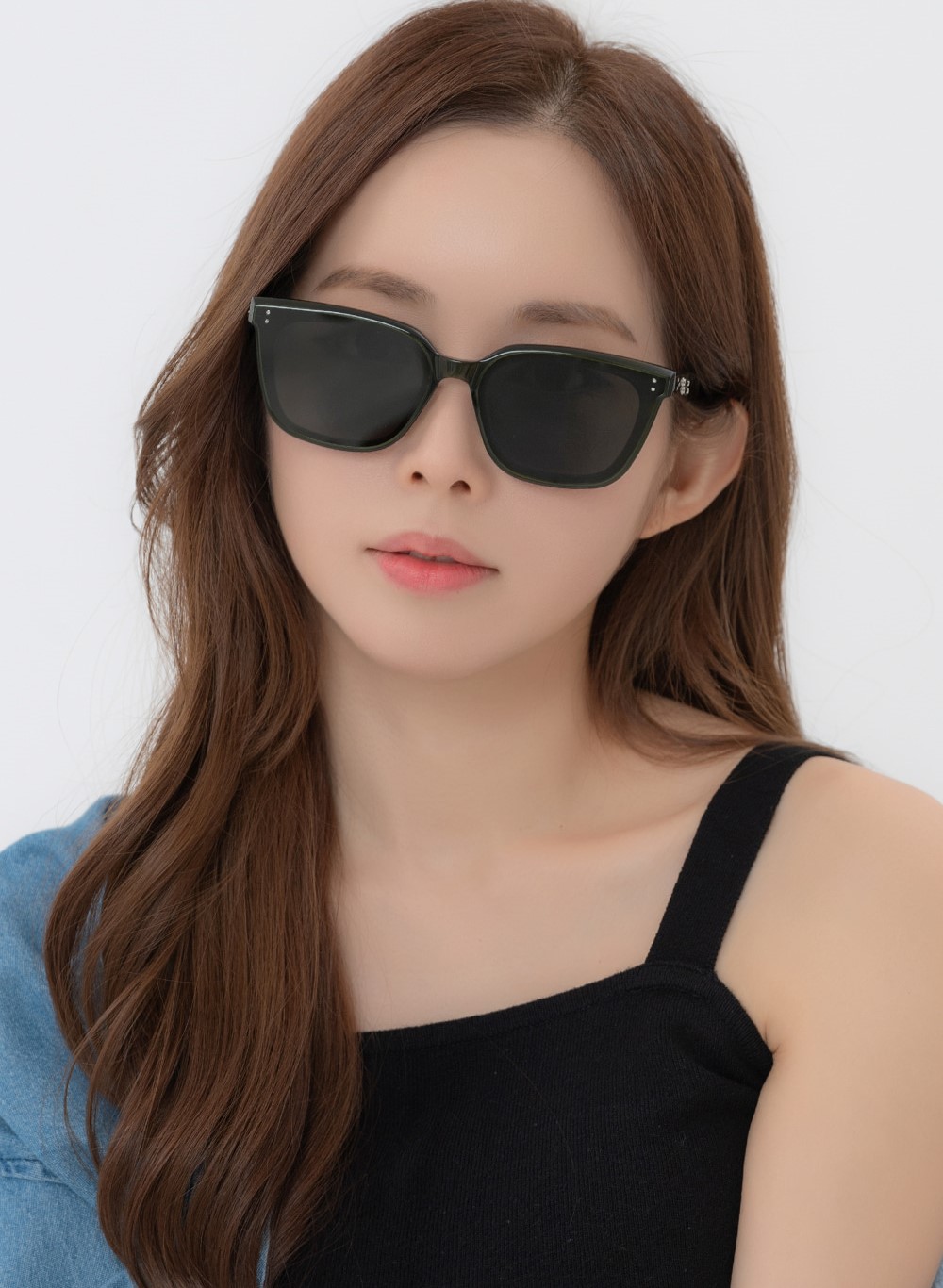 Mắt Kính Gentle Monster Tote KC2 Black Lenses Translucent Khaki Acetate Frame 7