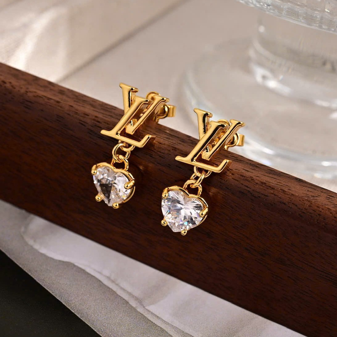 Bông tai LV Iconic Heart Earrings LV Initials and Heart Charms 1