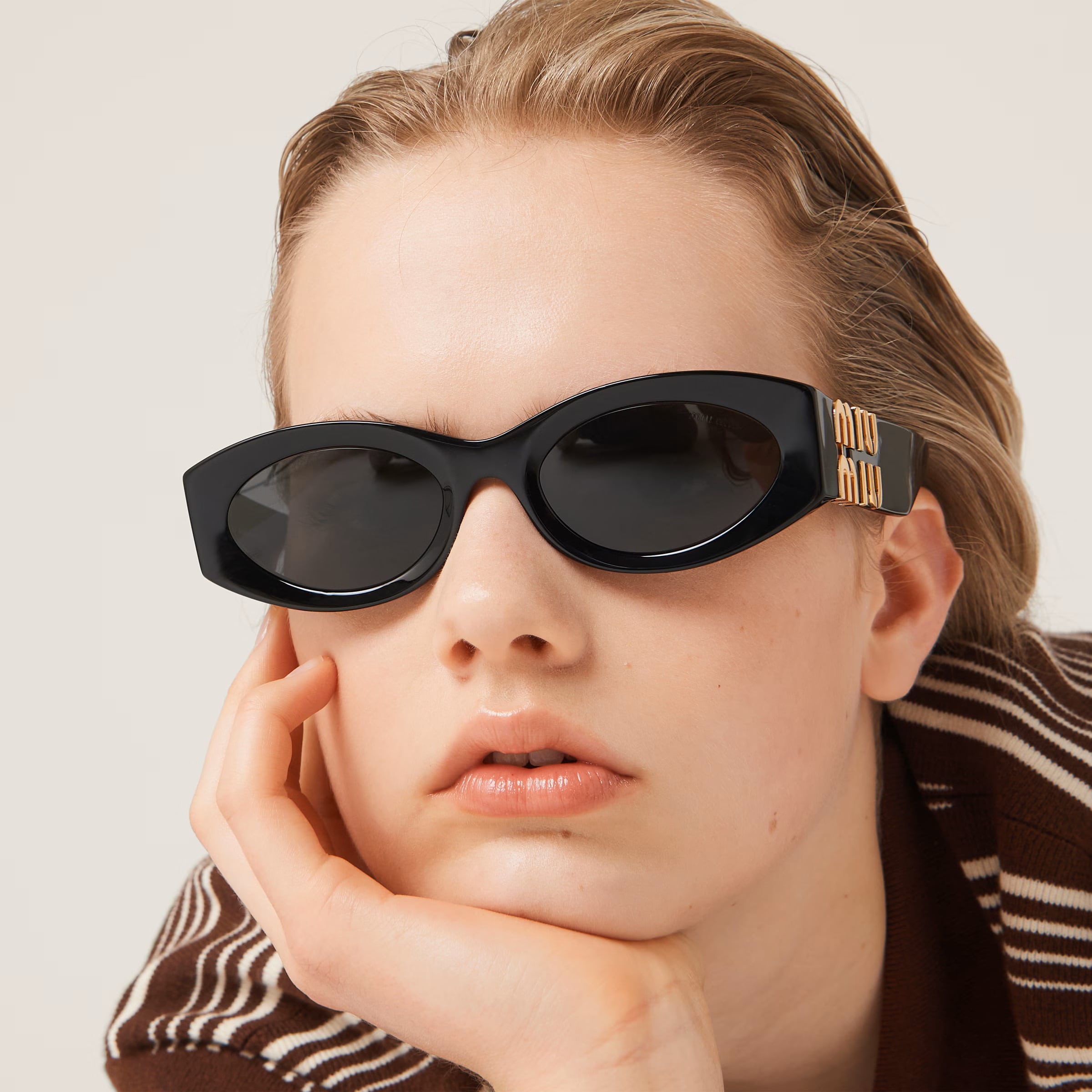 Mắt kính Miu Miu Glimpse sunglasses Slate Gray Lenses SMU11W 2