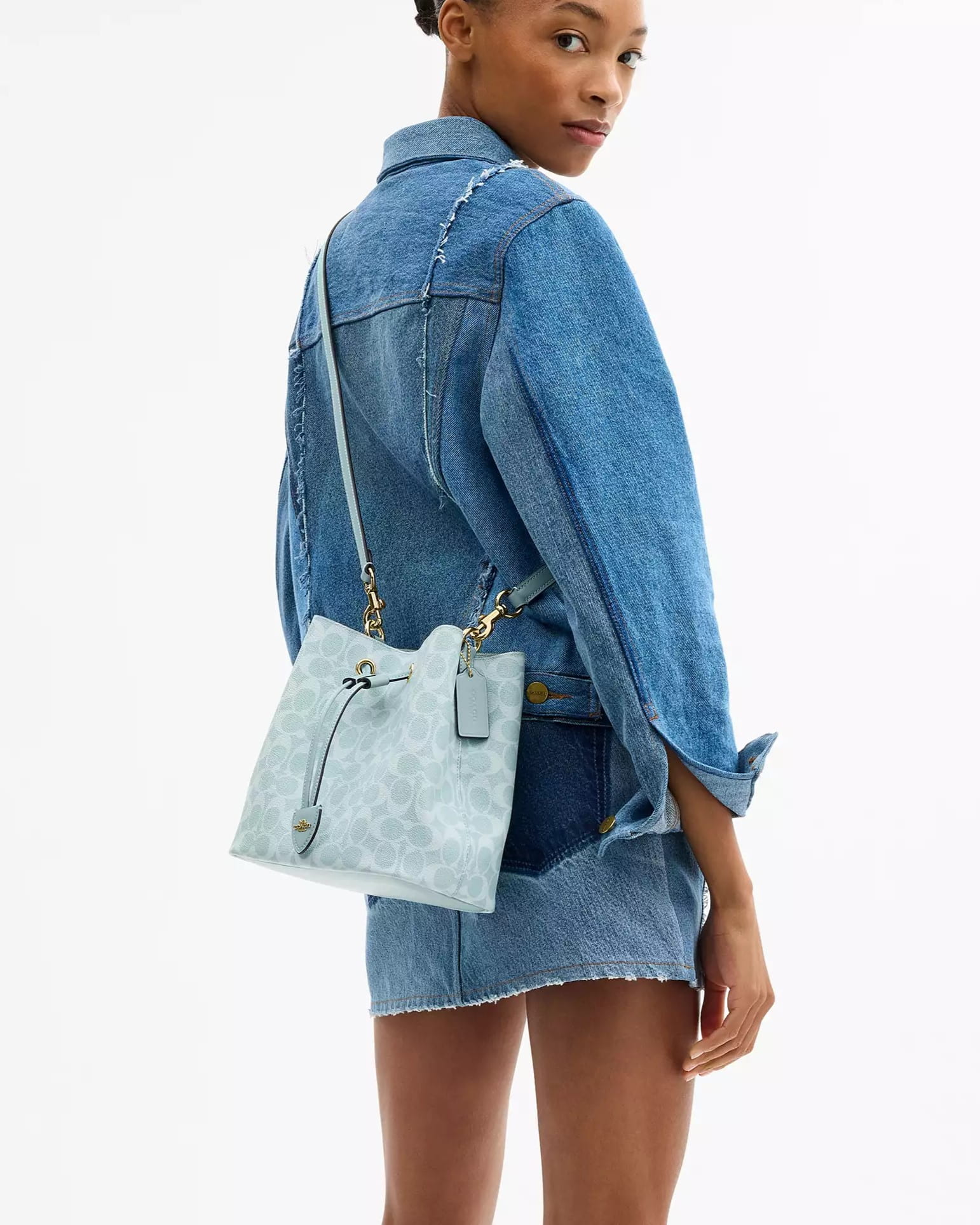 Túi Bucket Coach Rowan Exclusive Canvas Bucket Bag Pale Blue CEZ36 10