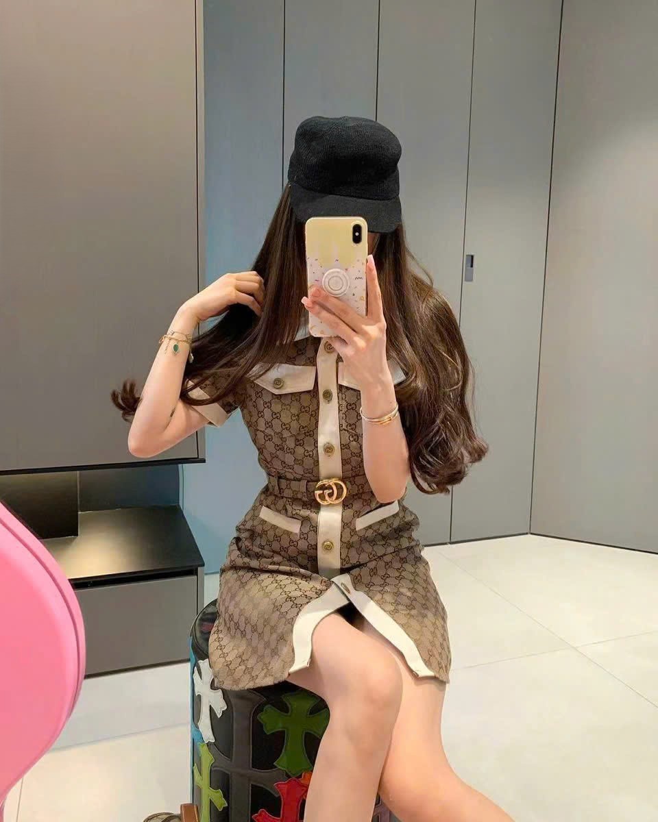 Đầm nâu nữ Gucci phối viền màu kem 4