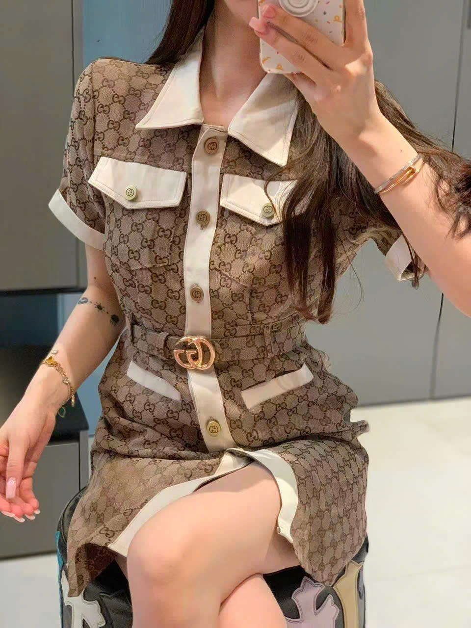 Đầm nâu nữ Gucci phối viền màu kem 6