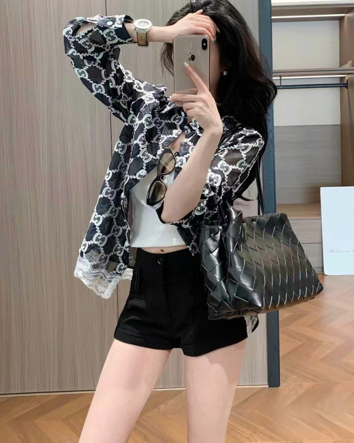 Áo sơ mi nữ tay dài đen phối trắng Gucci 10