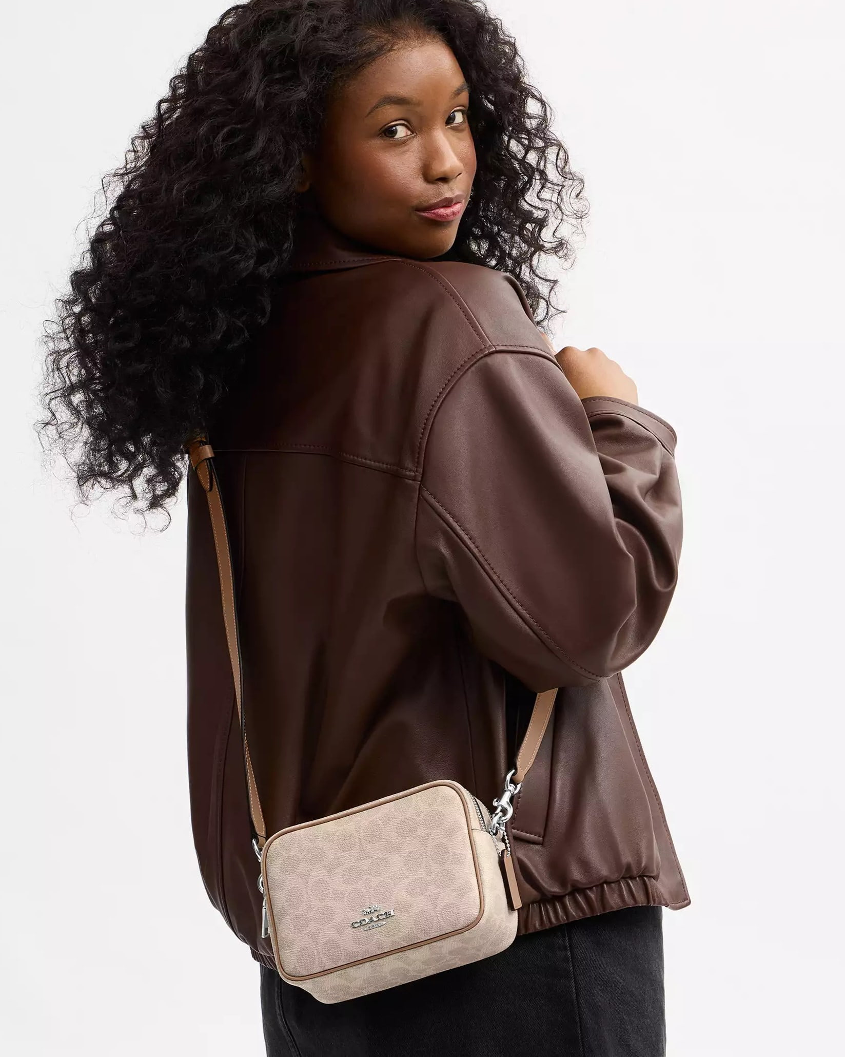 Túi Coach Mini Carey Crossbody Bag In Signature Canvas Taupe CEK69 10