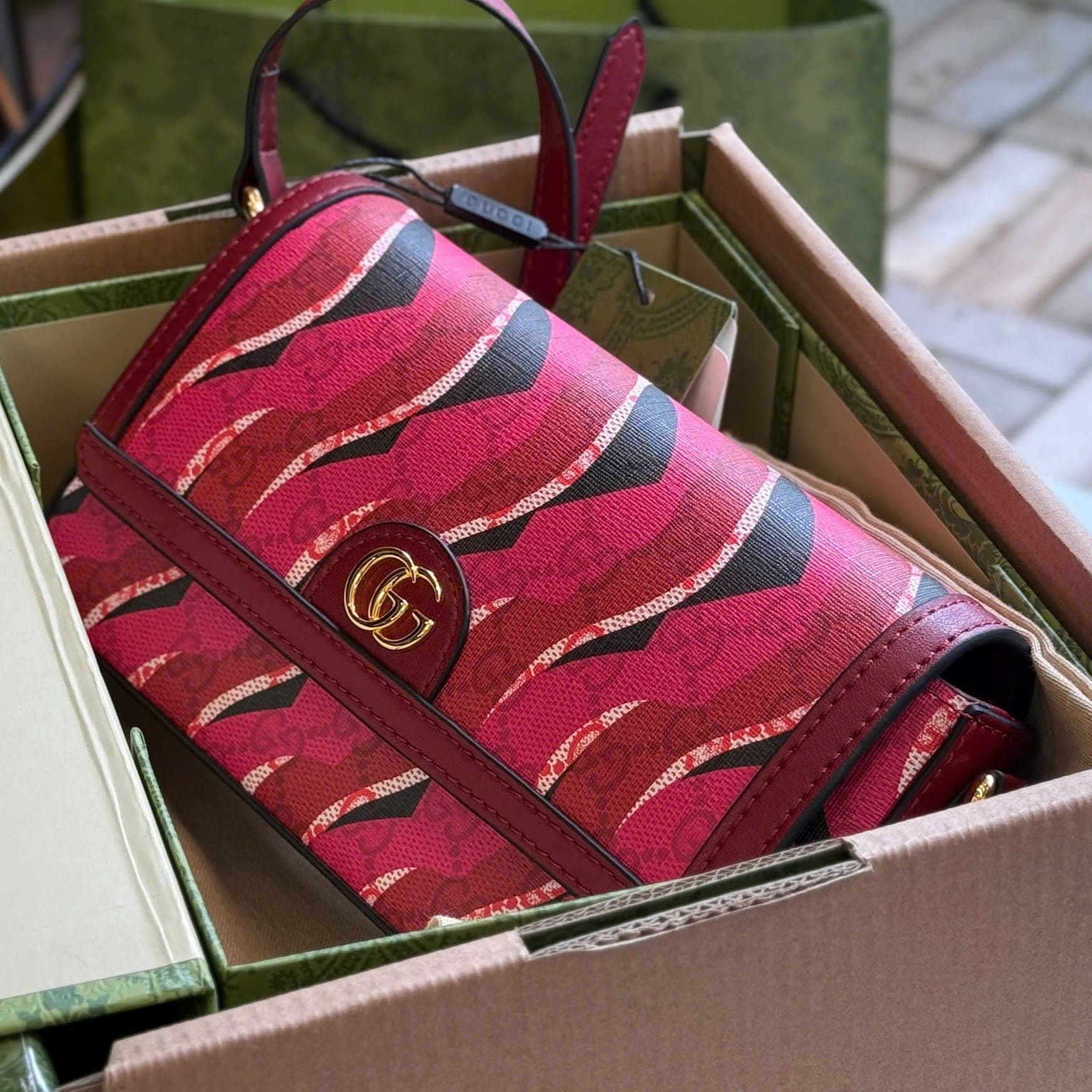 Túi Gucci Small Shoulder Bag With GG Supreme Canvas Snake Motif 15
