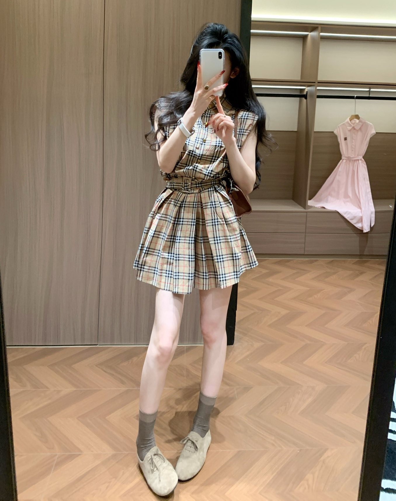 Áo đầm sọc nâu lớn dáng xòe Burberry 7