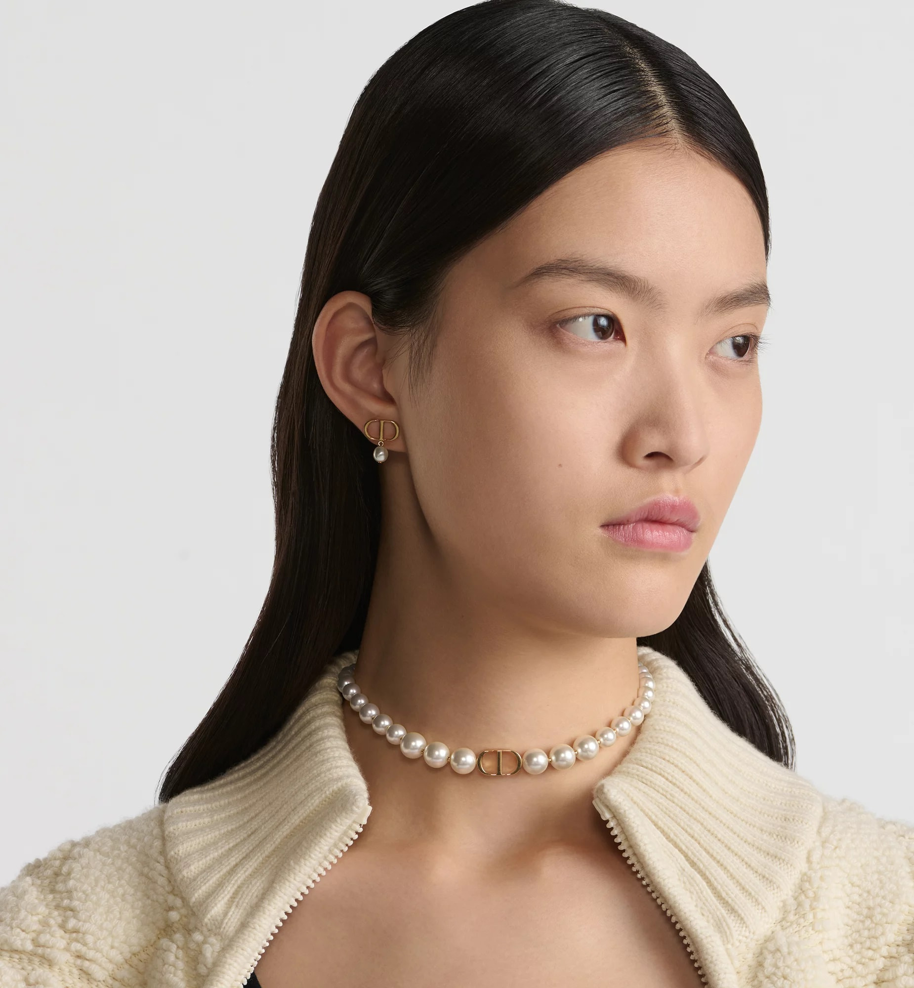 Vòng cổ Dior 30 Montaigne Short Necklace Gold-Finish Metal and White Resin Pearls 5