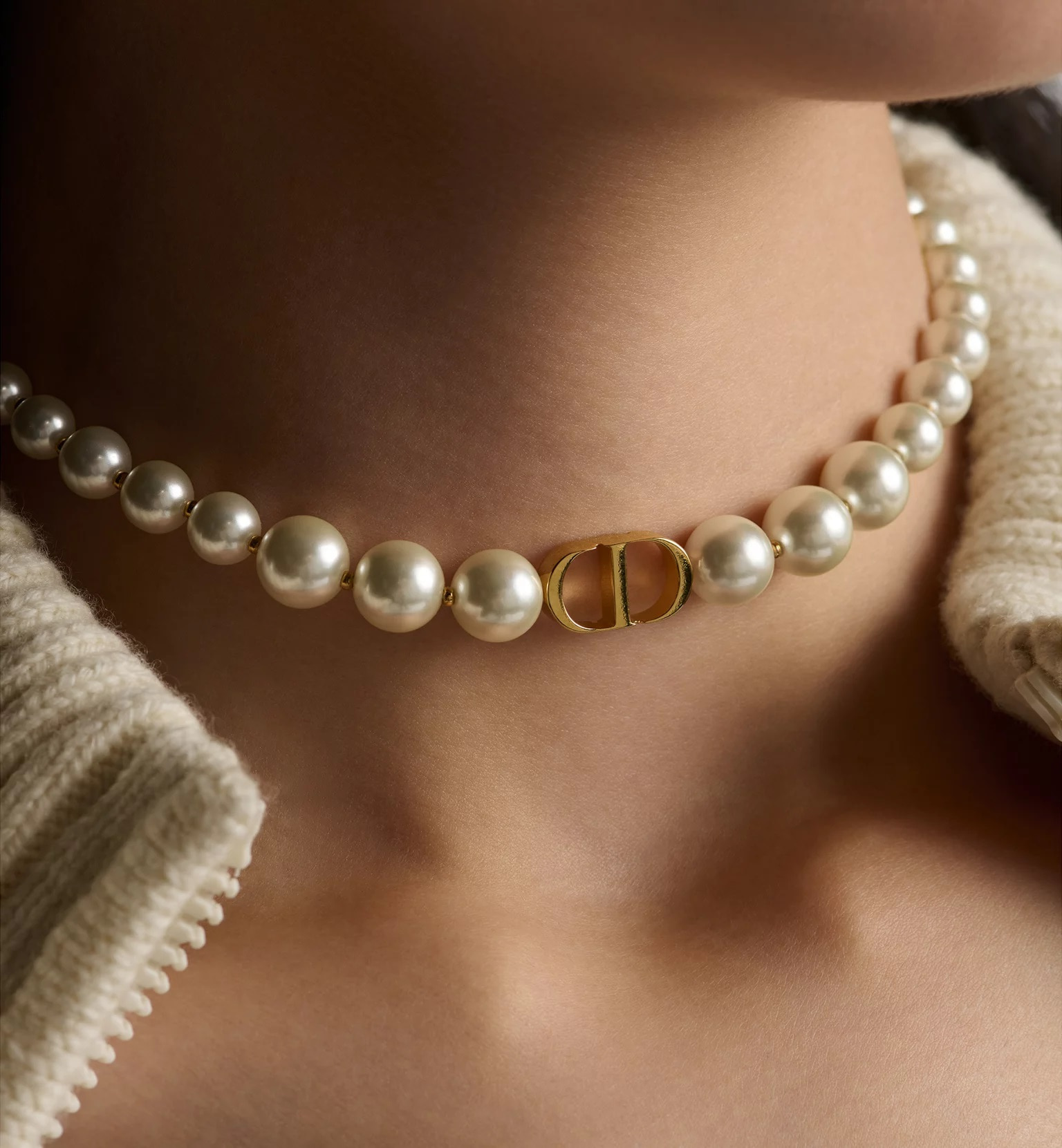 Vòng cổ Dior 30 Montaigne Short Necklace Gold-Finish Metal and White Resin Pearls 6